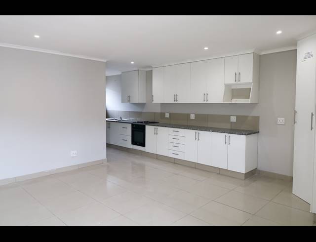 3 BEDROOM TOWNHOUSE FOR SALE IN CAMBRIDGE